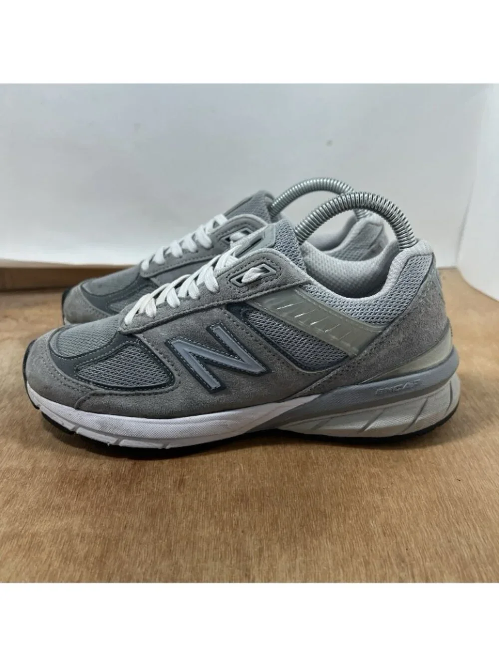 New Balance 990v5 Made In USA Women's Size 7 Running Shoes Gray